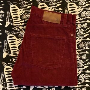 New! Men’s 34 X 27 five pocket cords, straight fit in a rich burgundy color.